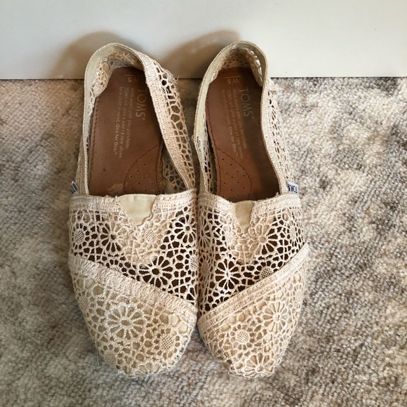 Toms - Picture 1 of 3